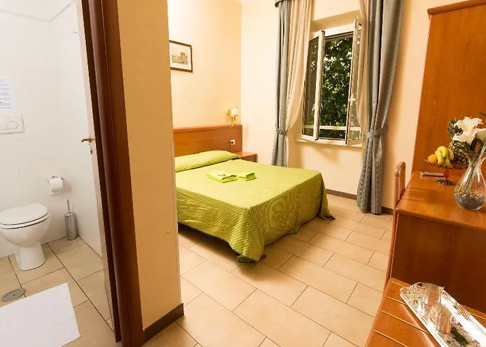 Cesar Palace Гостевой дом Рим