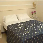 招待所 Cesar Palace 2*