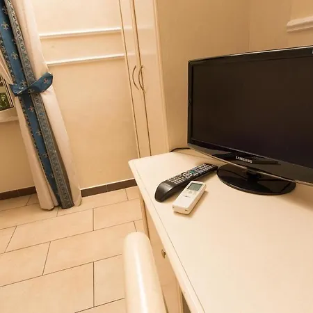 Cesar Palace Guest house Rome