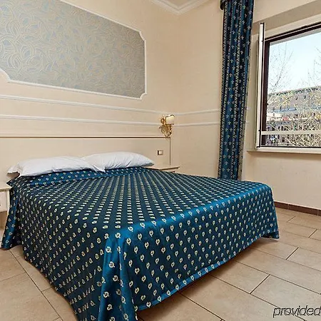 בית הארחה Cesar Palace רומא