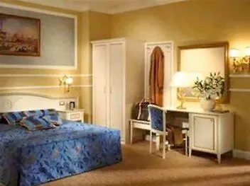 בית הארחה Cesar Palace 2*